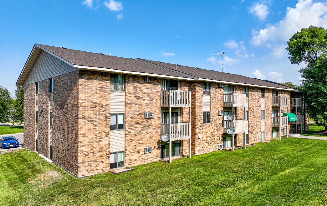 Lone Oak Apartments